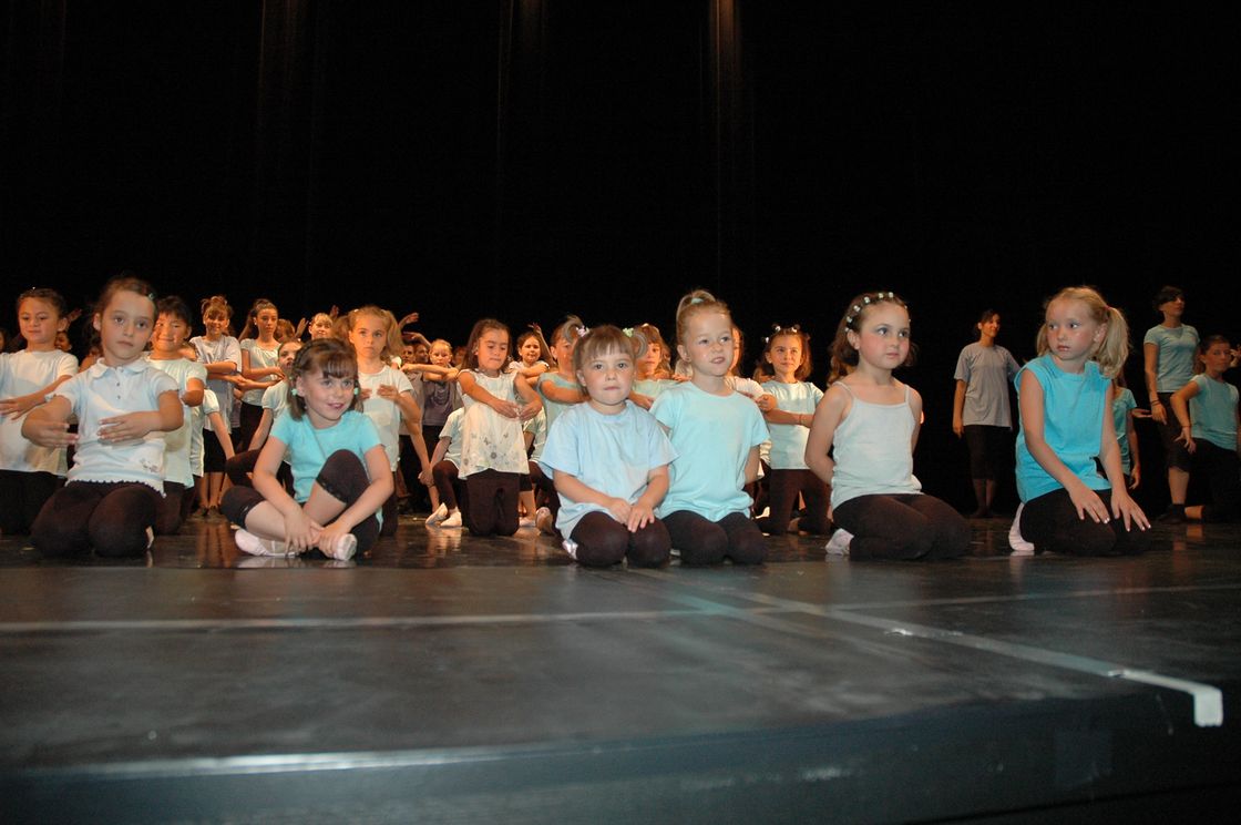 Spectacle de fin d'année 2010 Ecole de danse Murielle Cazenave « LA